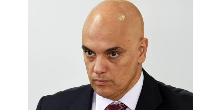 Fevereiro de 2017: Por que Alexandre de Moraes mentiu no currículo? Fevereiro de 2017: Por que Alexandre de Moraes mentiu no currículo?